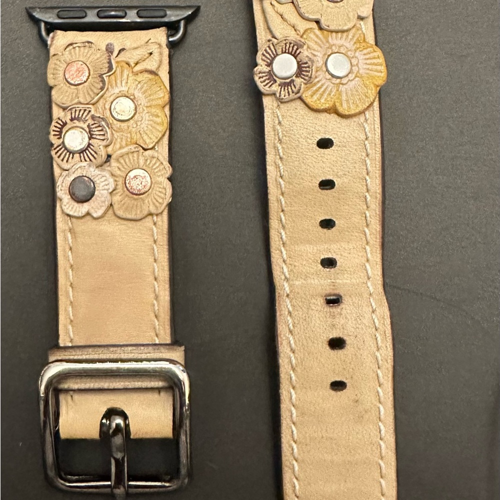 COACH TAN AND BEIGE TEA LEAVE APPLIQUÉ iWATCH BAND